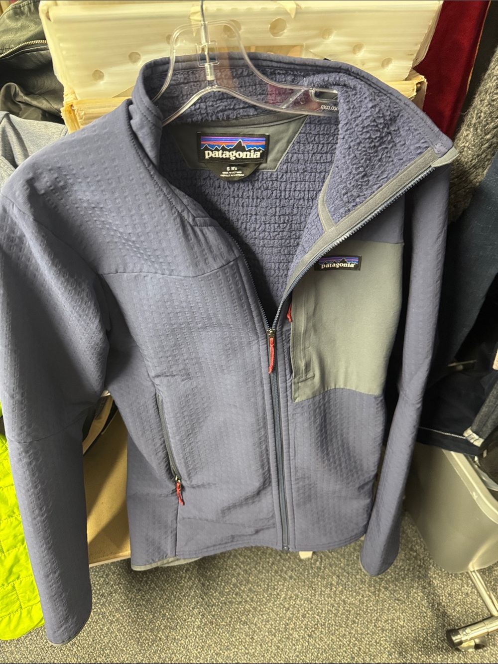 Patagonia jacket men’s S // 100313